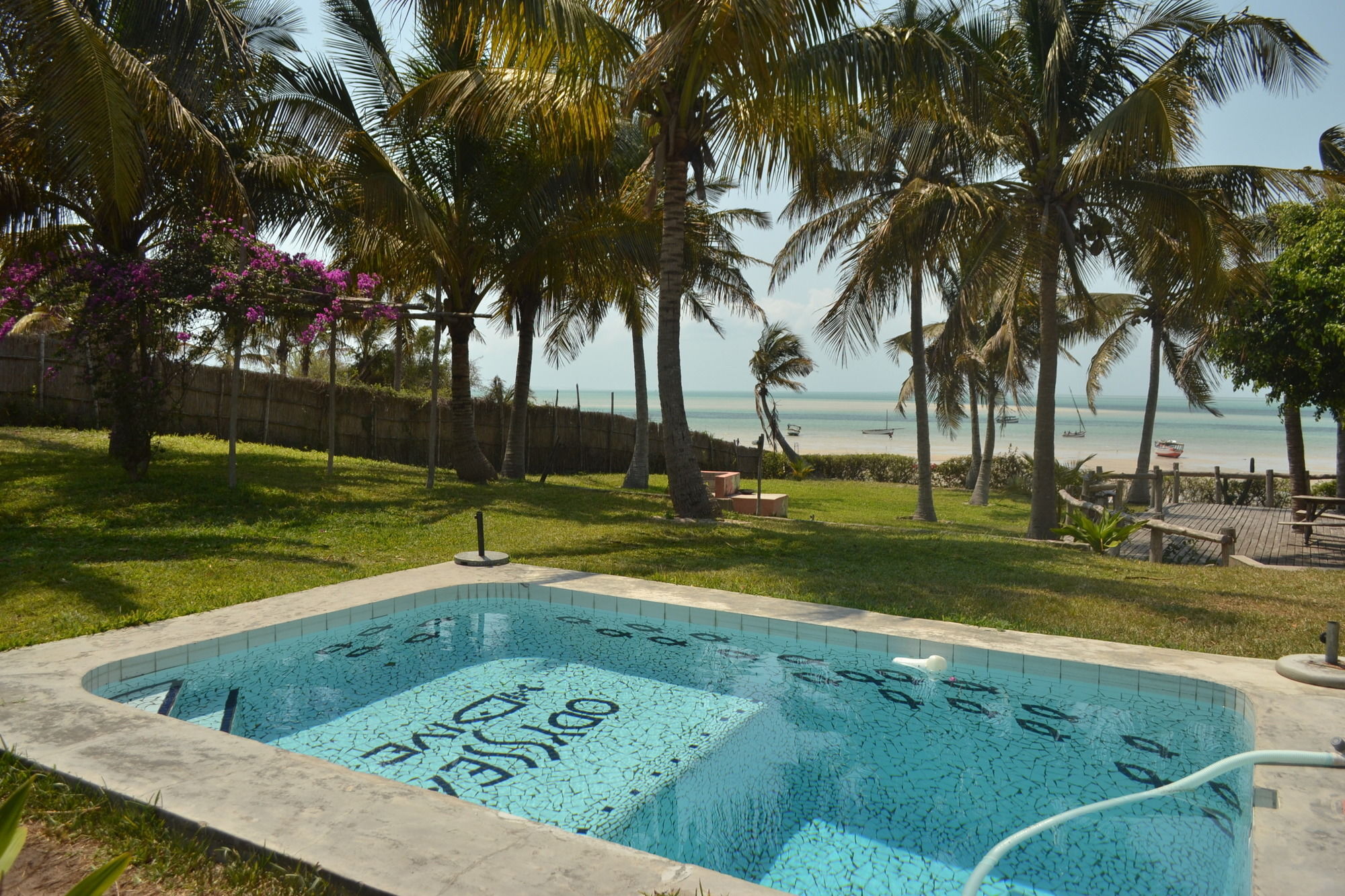 Baobab Beach Lodge And Backpackers Vilanculos Ngoại thất bức ảnh