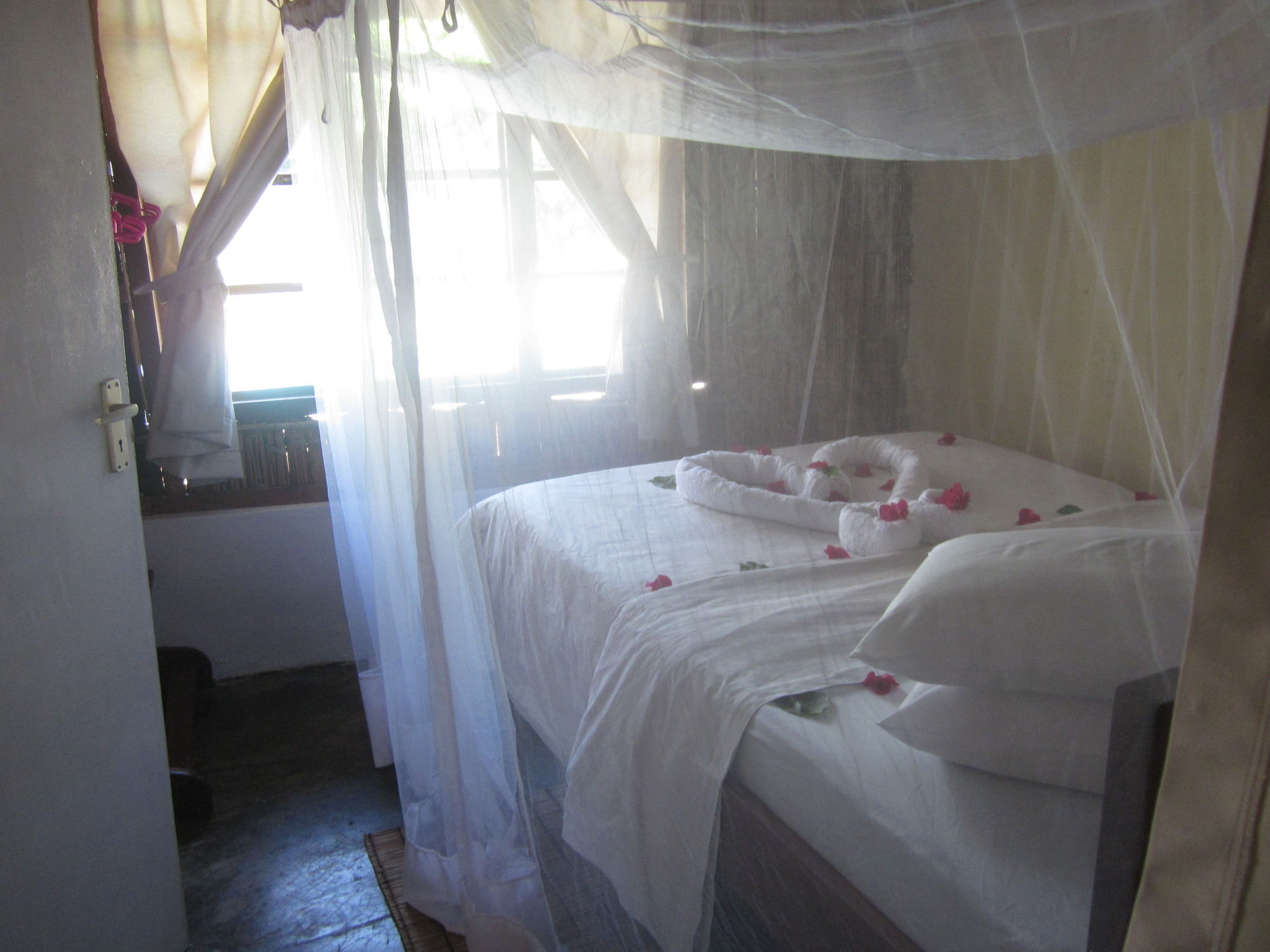 Baobab Beach Lodge And Backpackers Vilanculos Ngoại thất bức ảnh